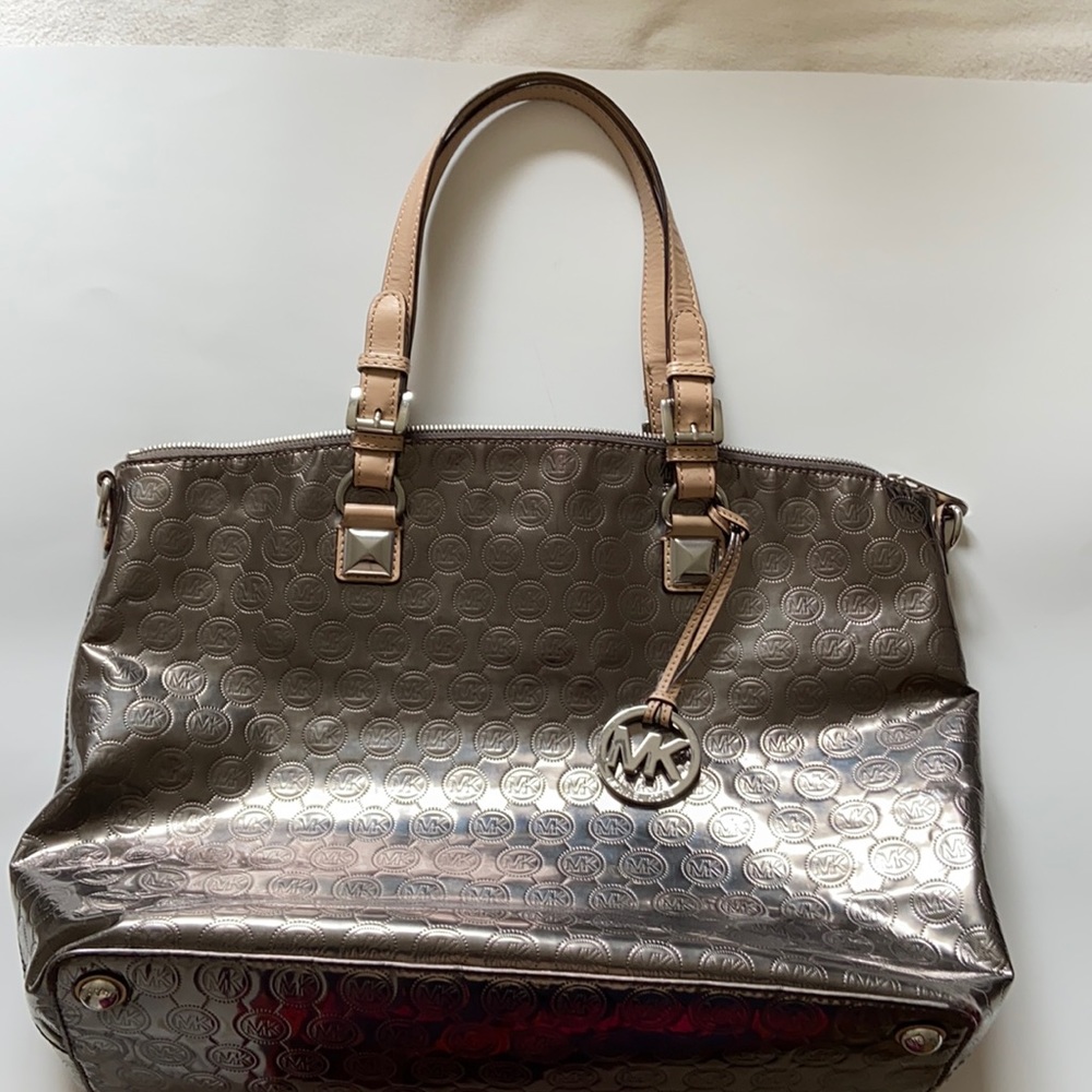 Excellent silver MK BAG in 95% condition